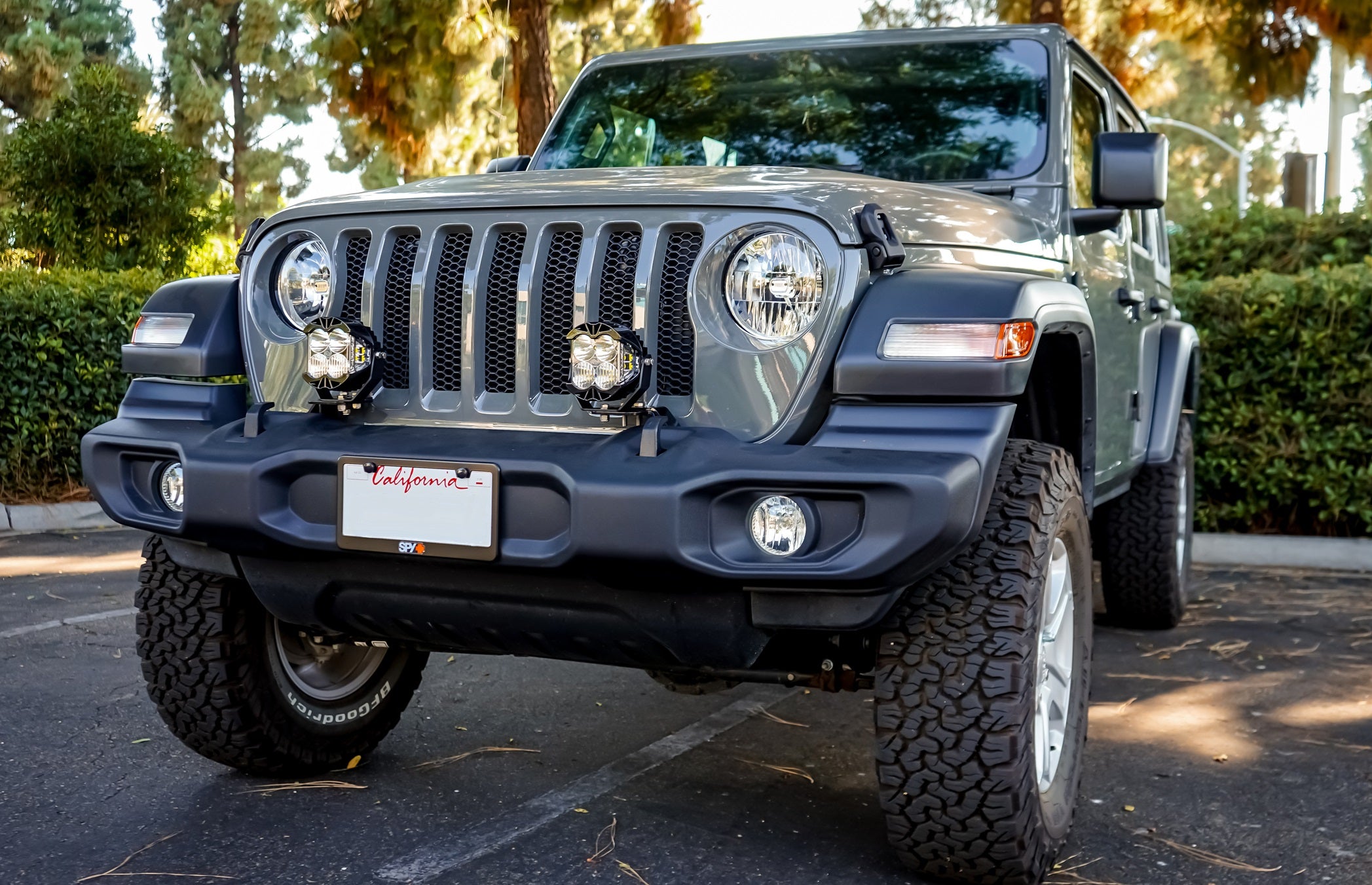 LP6 Pro Bumper Kit - '20-26 Gladiator / '18-26 Wrangler JL; W/ OE Plastic Bumper (Driving/Combo; Clear; Upfitter Wiring)