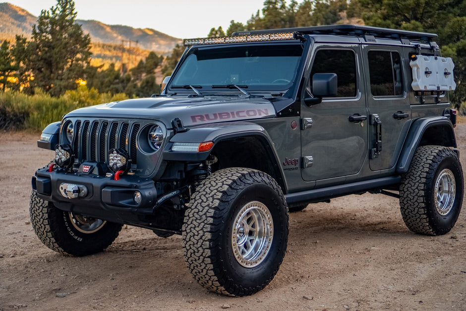 OnX6+ 50 Inch Roof Mount Kit - '20-26 Gladiator / '18-26 Wrangler J; Exc. Rubicon 392L (Driving/Combo; Clear; Upfitter Wiring)