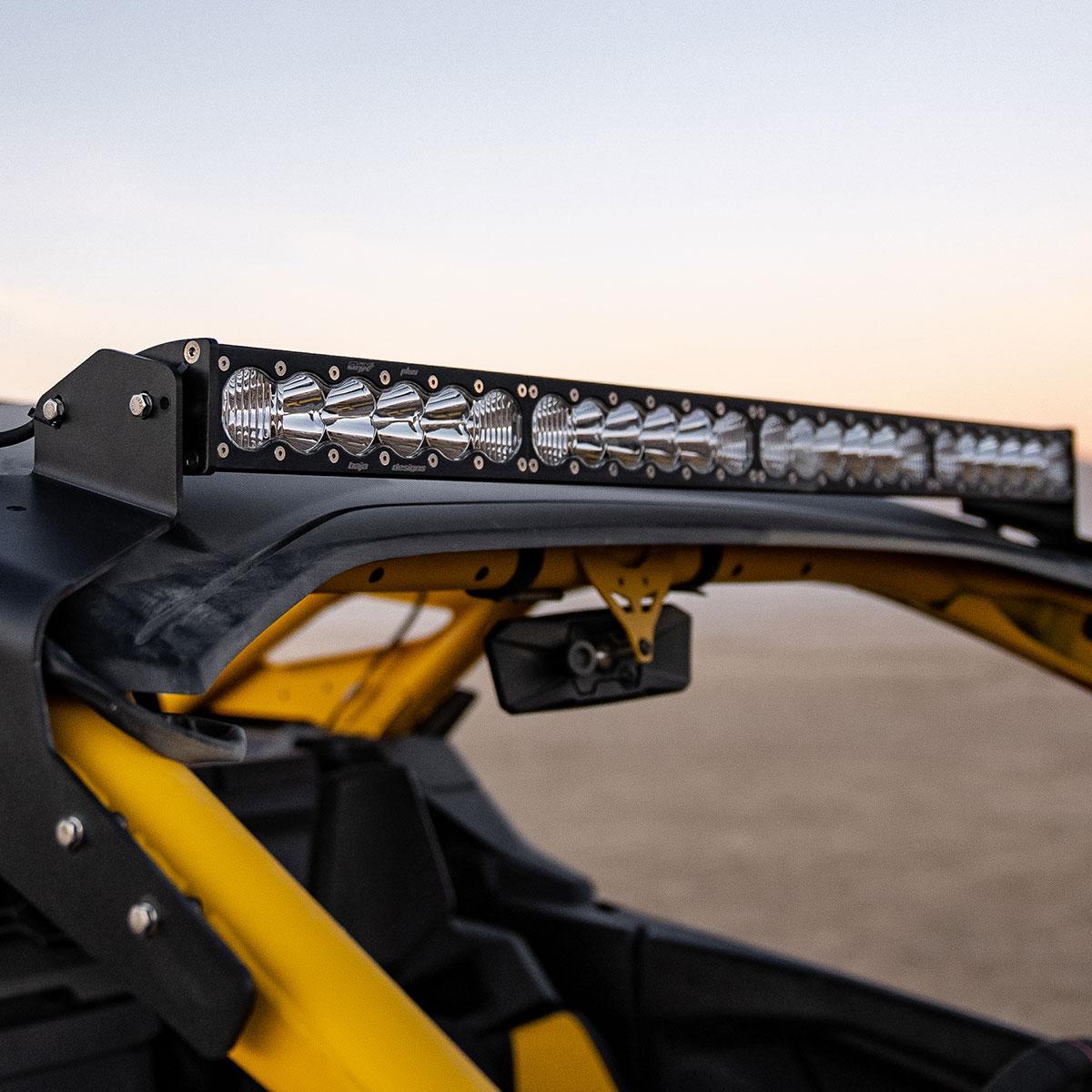 Can-Am  Maverick R  40