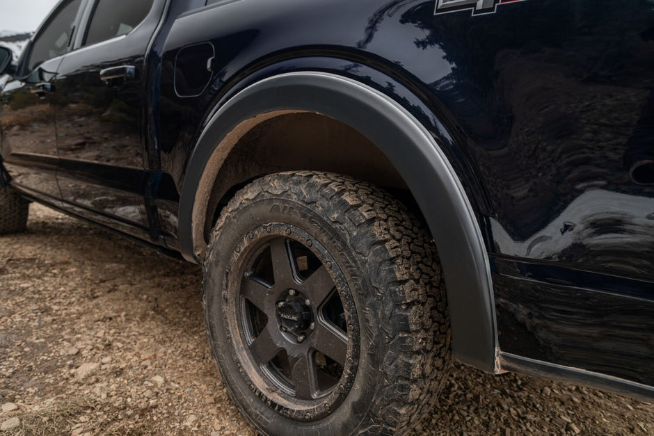 Husky Liners OE Style Fender Flares Black Smooth Finish 4-Piece Set 2802962