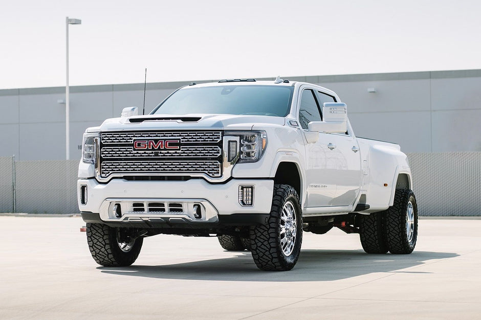 Cognito 3-Inch Elite Leveling Kit With Fox 2.5 Elite Performance Series Shocks For 2020-2024 Silverado/Sierra 2500/3500 2WD/4WD