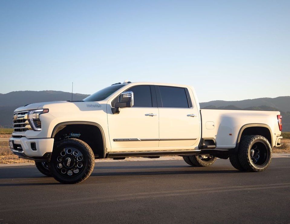 Cognito 3-Inch Elite Leveling Kit With King 2.5 Reservoir Shocks For 2020-2024 Silverado/Sierra 2500/3500 2WD/4WD