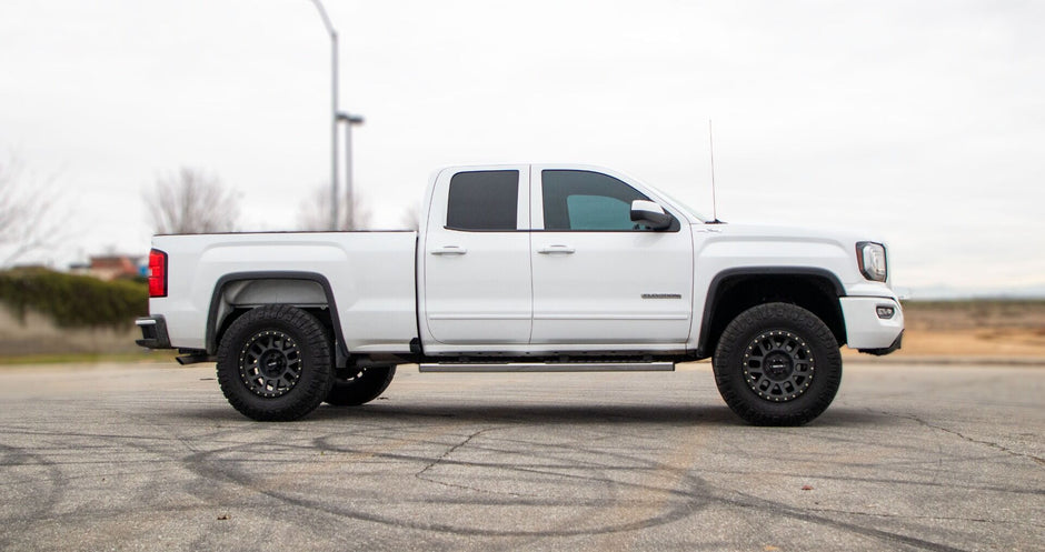 Cognito 3-Inch Performance Leveling Kit With Fox 2.0 IFP Shocks For 2007-2018 Silverado/Sierra 1500 2WD/4WD With OEM Cast Steel Control Arms